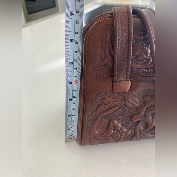 VINTAGE Boho 60-70’s hippy, embossed rose, rich brown leather S-M handbag - Picture 13 of 16